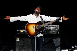 Darius Rucker live on stage